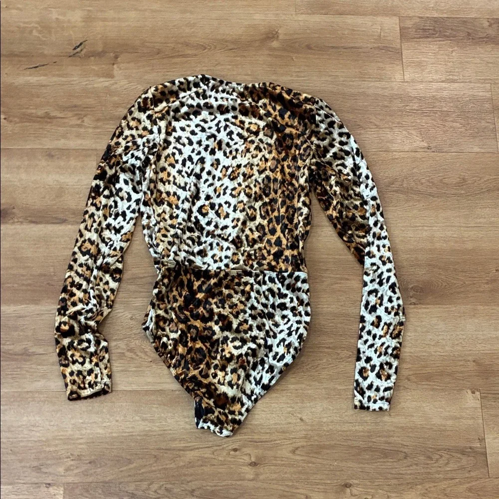 Urban Outfitters Out From Under CS Velour Long Sleeve Leopard‎ Bodysuit